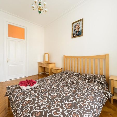 Apartment Near Arena City Kyjev Exteriér fotografie